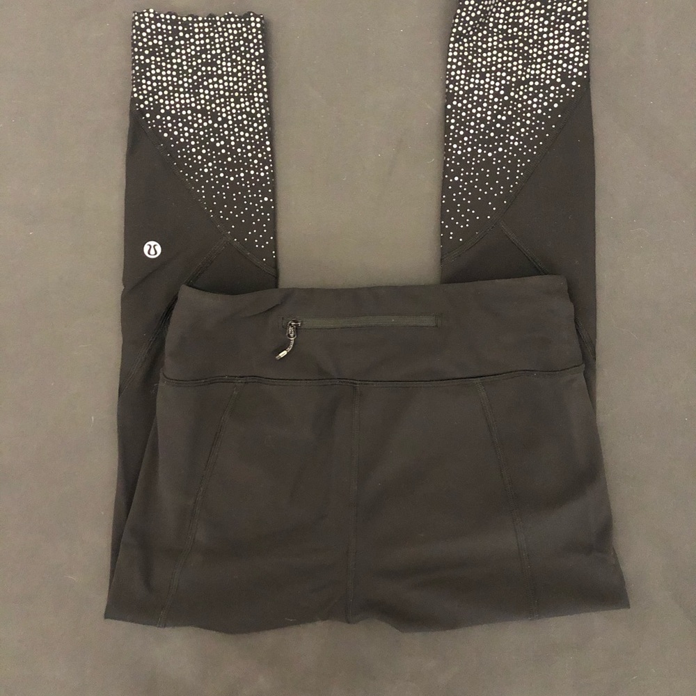 Lululemon Black Reflective Scalloped Tight Stuff Leggings - Size 6